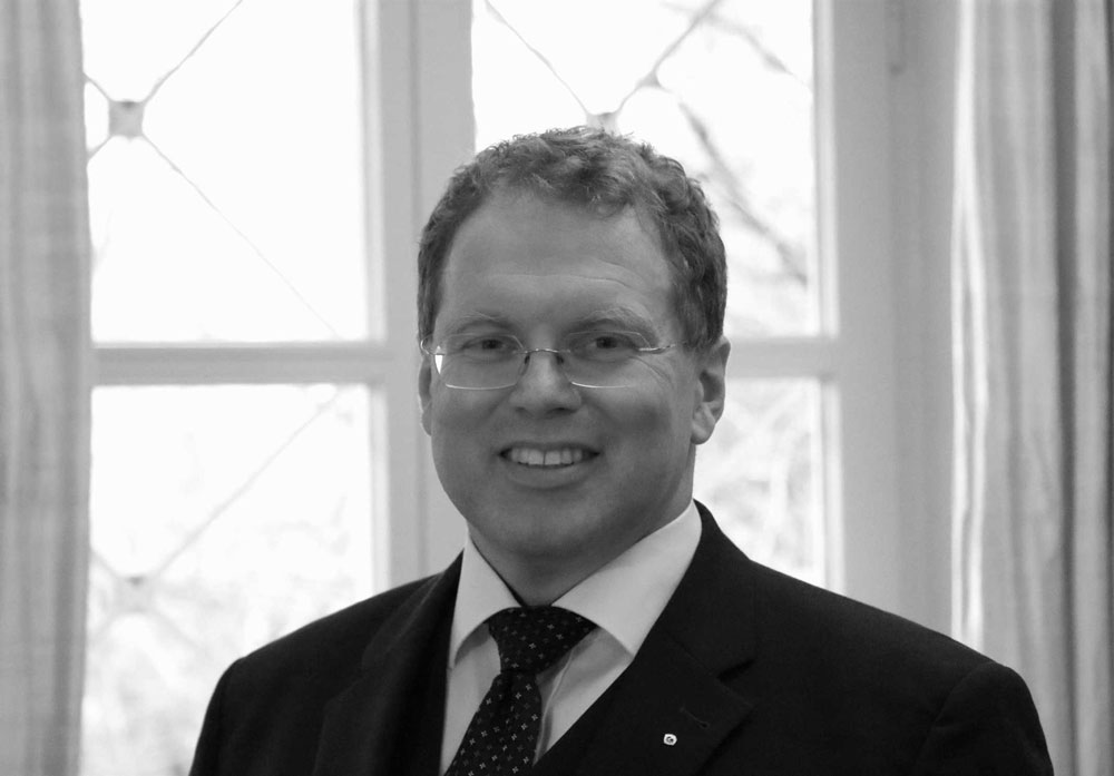 dr_f_sommerfeld_portrait